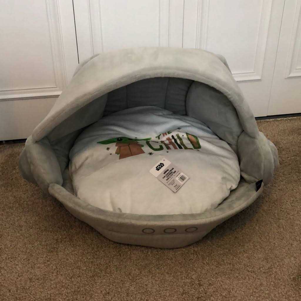 Covered Cat & Dog Bed F764