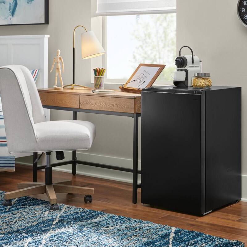 Mini Refrigerator in Black F67561