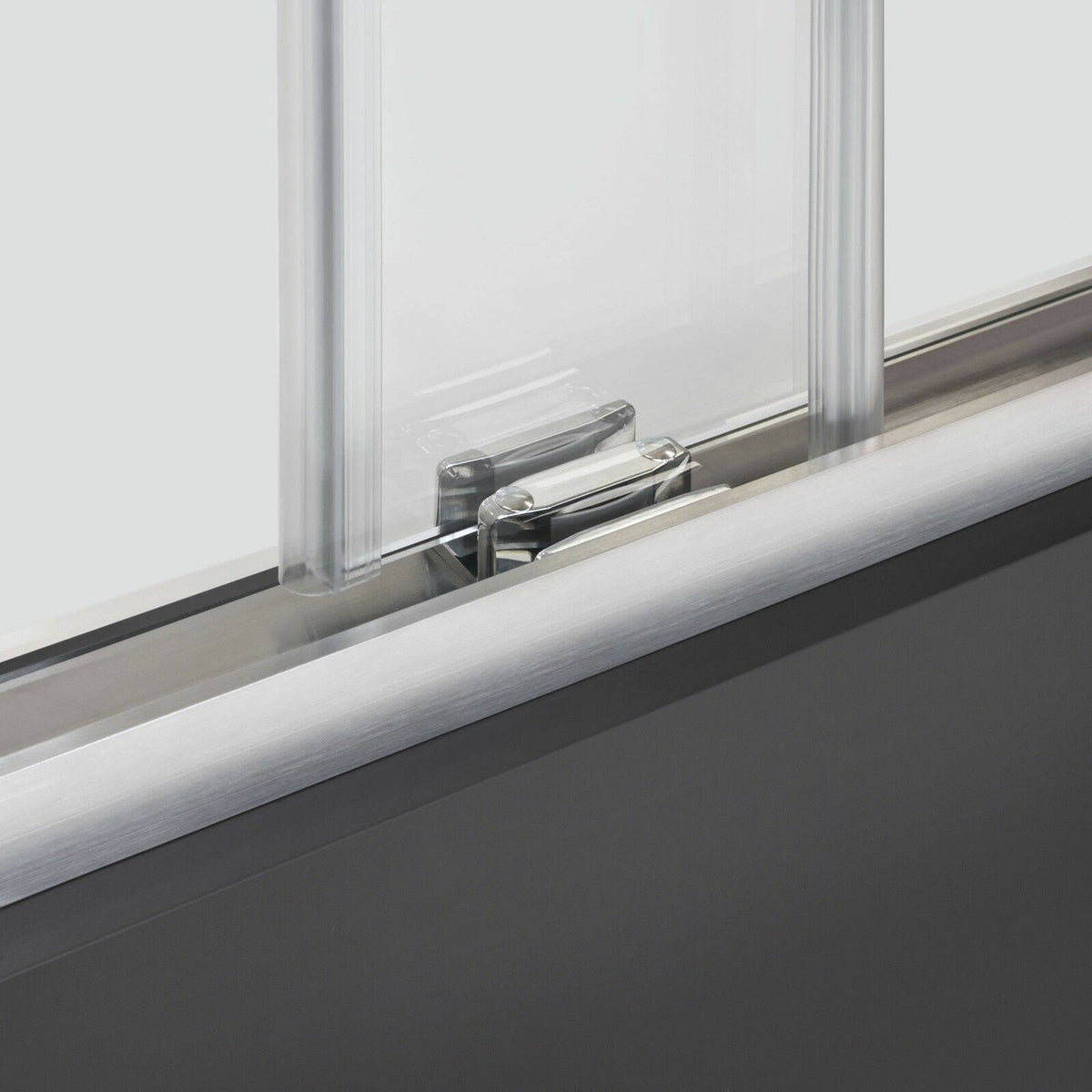 60 x 62 Bypass Frameless Tub Door M886636