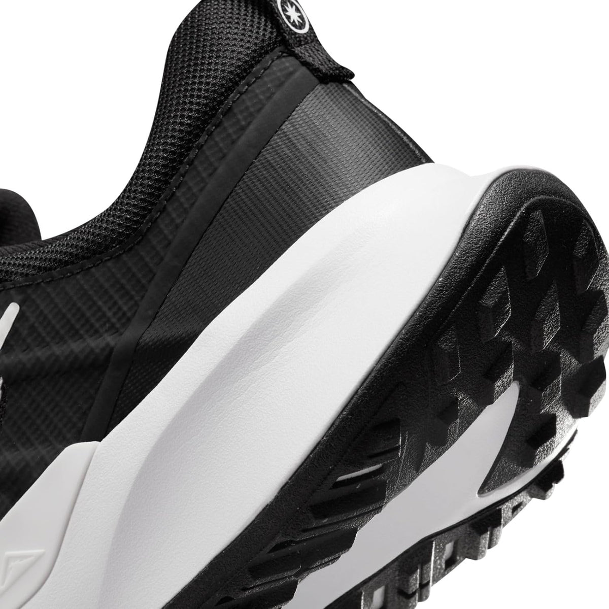 Black/White Trail-Running Shoes G747