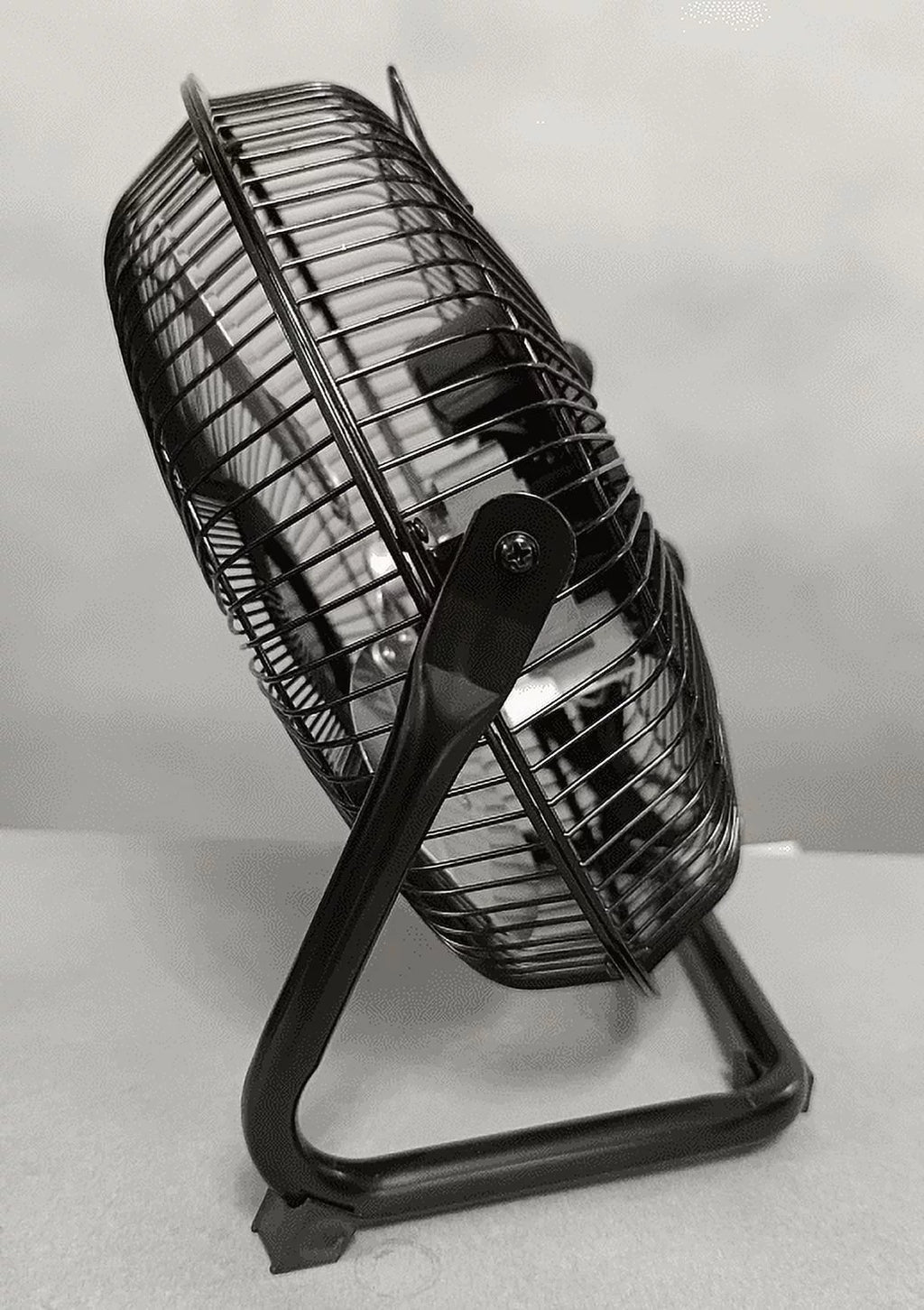 9 in 3 Speed High Velocity Steel Floor Fan J1168