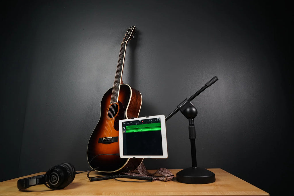 4-Person Podcasting with Mixer Headphones Amp Stands H379
