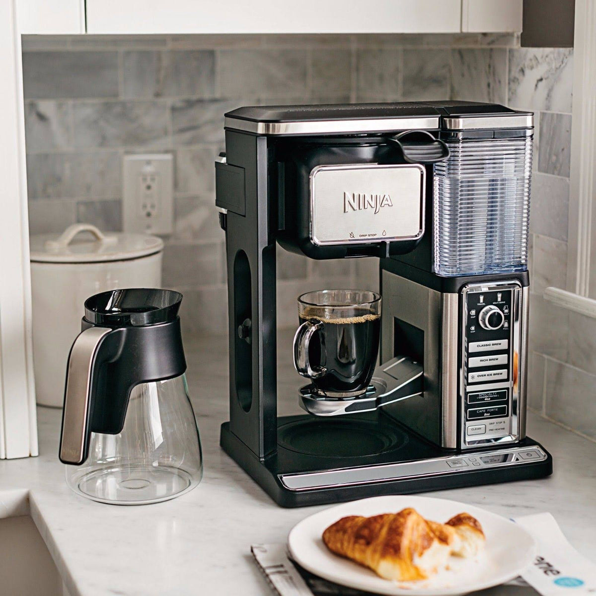 10-Cup Black Stainless Glass Carafe Coffee Brewer C154