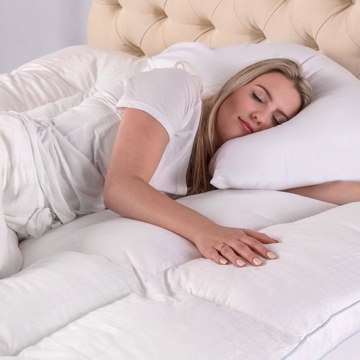 White Full Fiberbed with Cooling Gel Beads P50081