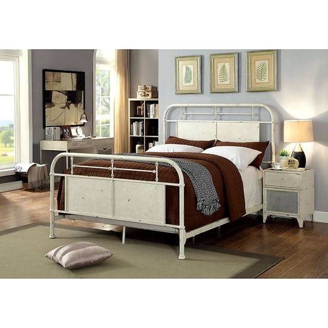 Distressed White Queen Bed S144