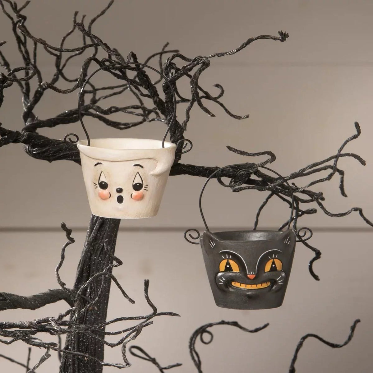 Set Of 2 Halloween Ornaments R4812